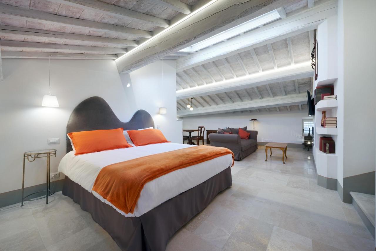 Palazzo Pio III - Residenza D'Epoca Bed & Breakfast Сартеано Екстериор снимка