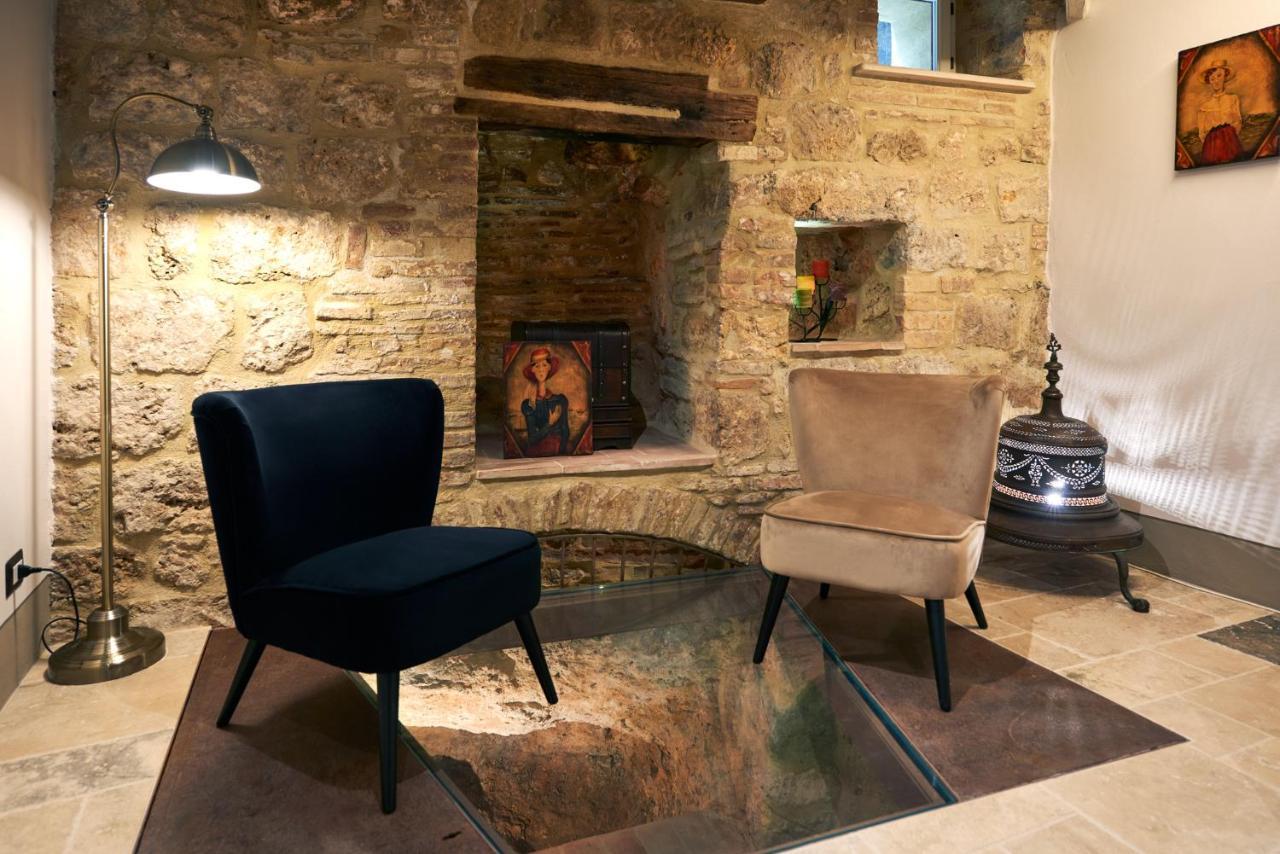Palazzo Pio III - Residenza D'Epoca Bed & Breakfast Сартеано Екстериор снимка