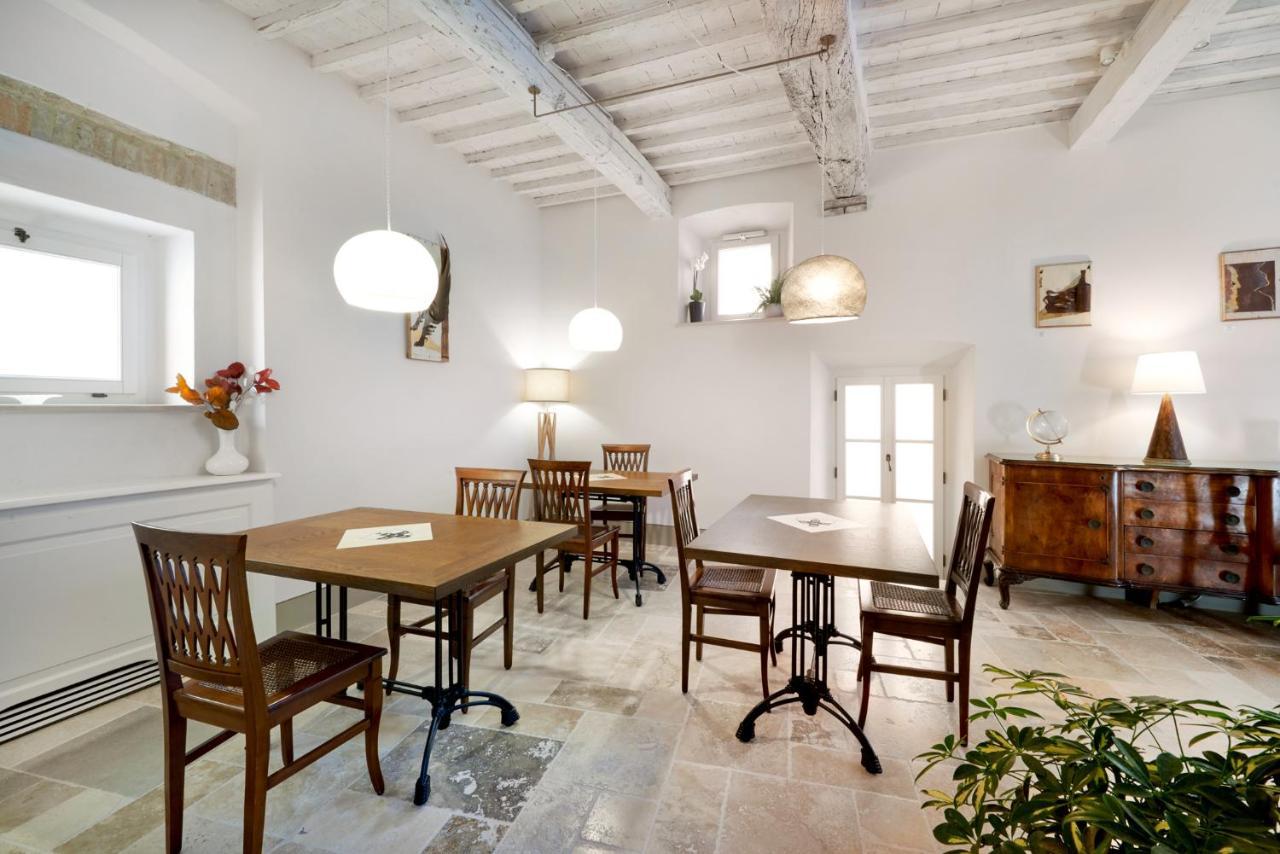Palazzo Pio III - Residenza D'Epoca Bed & Breakfast Сартеано Екстериор снимка