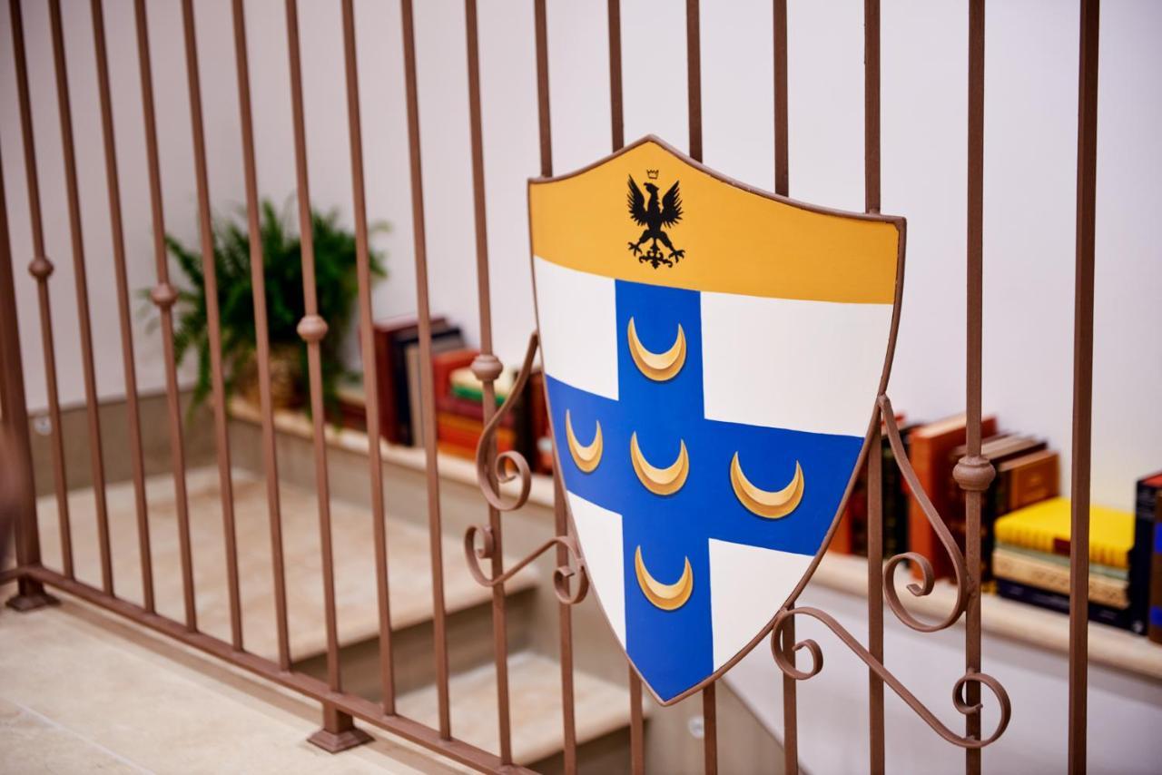 Palazzo Pio III - Residenza D'Epoca Bed & Breakfast Сартеано Екстериор снимка