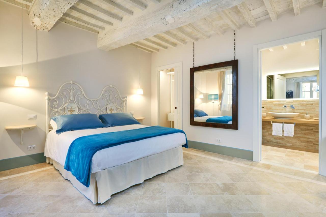 Palazzo Pio III - Residenza D'Epoca Bed & Breakfast Сартеано Екстериор снимка