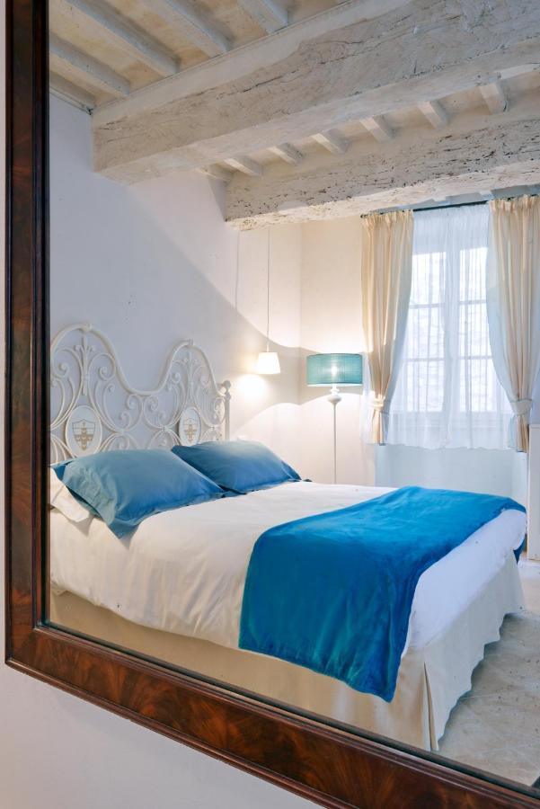 Palazzo Pio III - Residenza D'Epoca Bed & Breakfast Сартеано Екстериор снимка