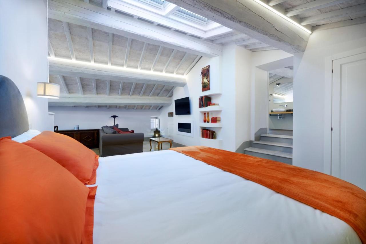 Palazzo Pio III - Residenza D'Epoca Bed & Breakfast Сартеано Екстериор снимка