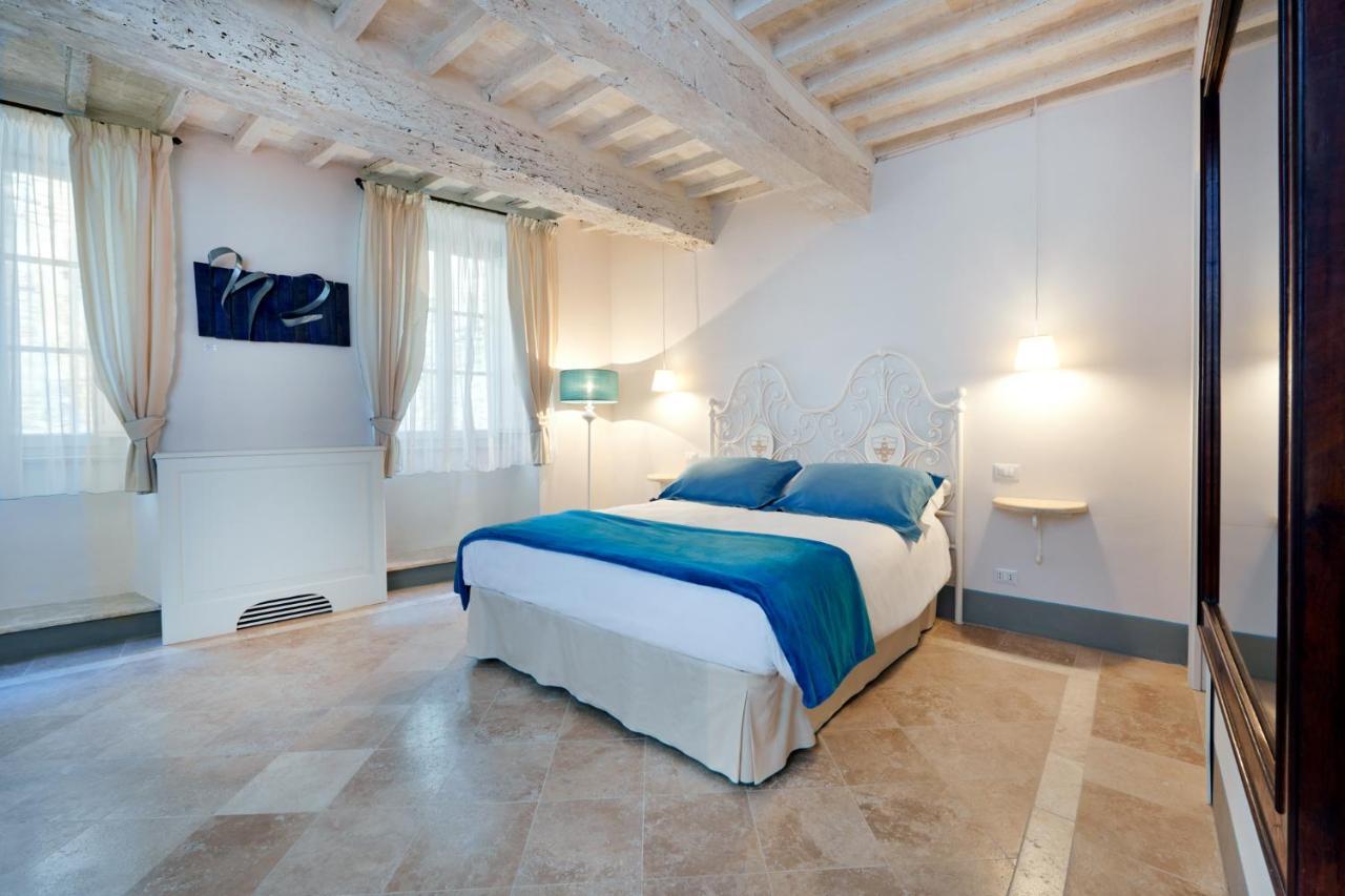 Palazzo Pio III - Residenza D'Epoca Bed & Breakfast Сартеано Екстериор снимка
