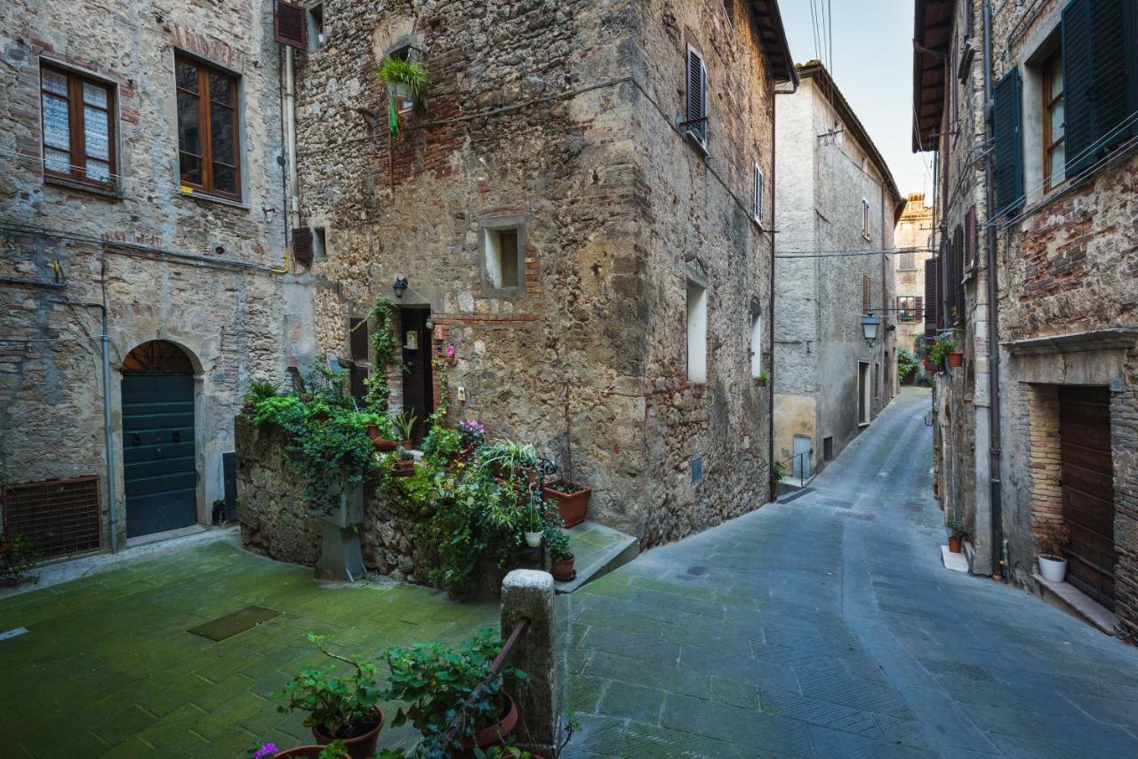 Palazzo Pio III - Residenza D'Epoca Bed & Breakfast Сартеано Екстериор снимка