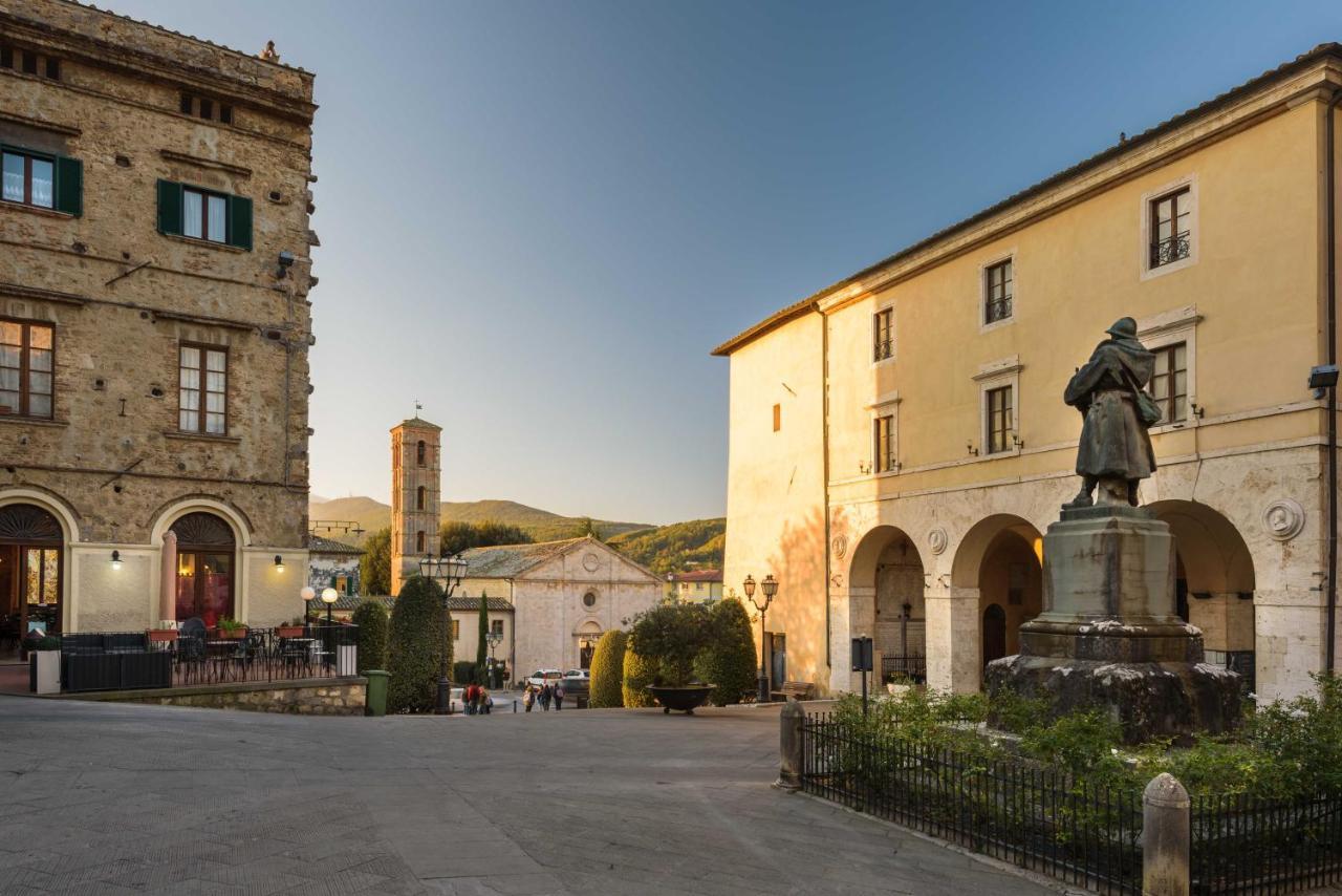 Palazzo Pio III - Residenza D'Epoca Bed & Breakfast Сартеано Екстериор снимка
