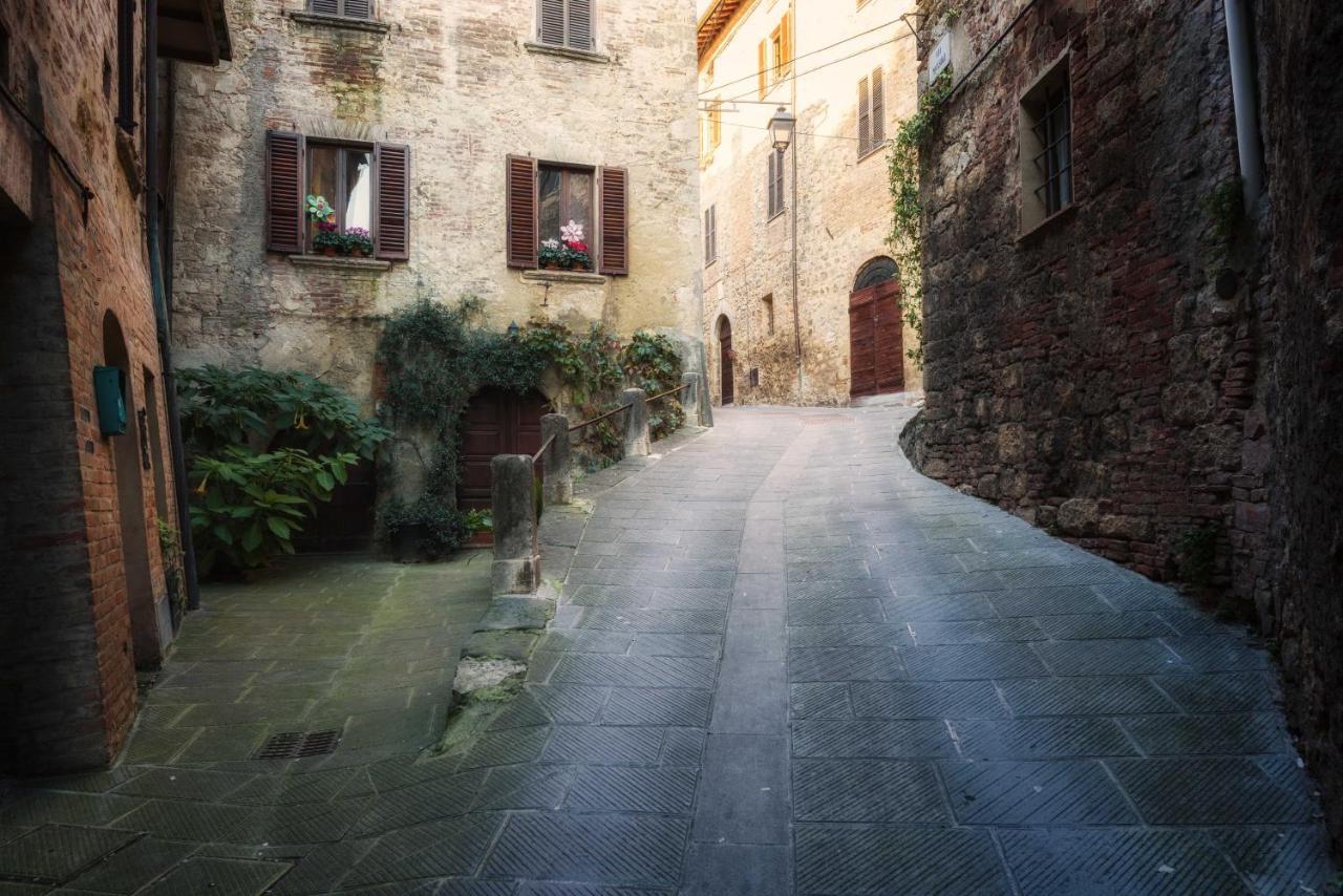Palazzo Pio III - Residenza D'Epoca Bed & Breakfast Сартеано Екстериор снимка