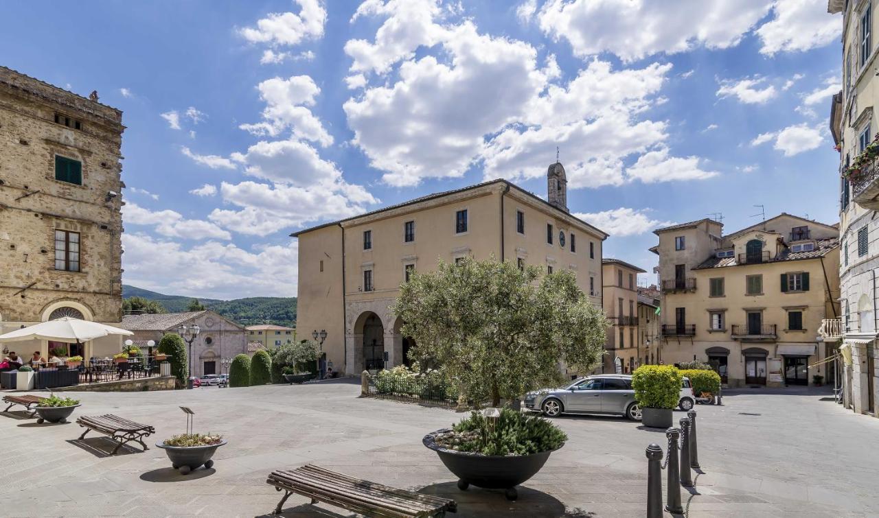 Palazzo Pio III - Residenza D'Epoca Bed & Breakfast Сартеано Екстериор снимка