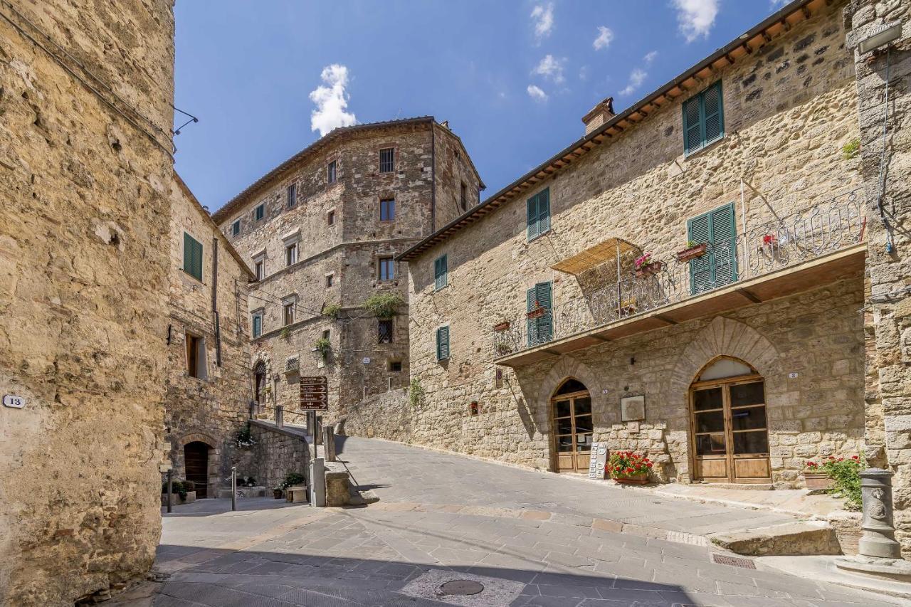 Palazzo Pio III - Residenza D'Epoca Bed & Breakfast Сартеано Екстериор снимка